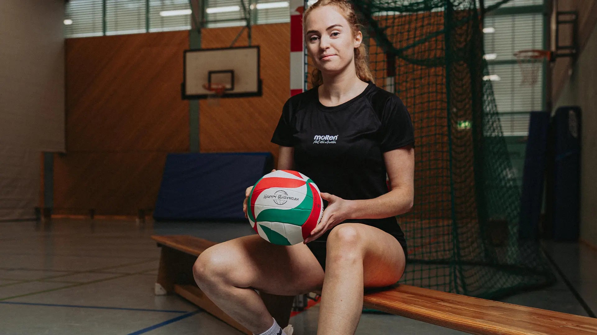 20251110_-_molten_-_meinvolleyball_-_hero-image_-_collection_page_-_1920x1080_7df5e0d7-7aca-415d-85b3-fdd6bda2981b.webp