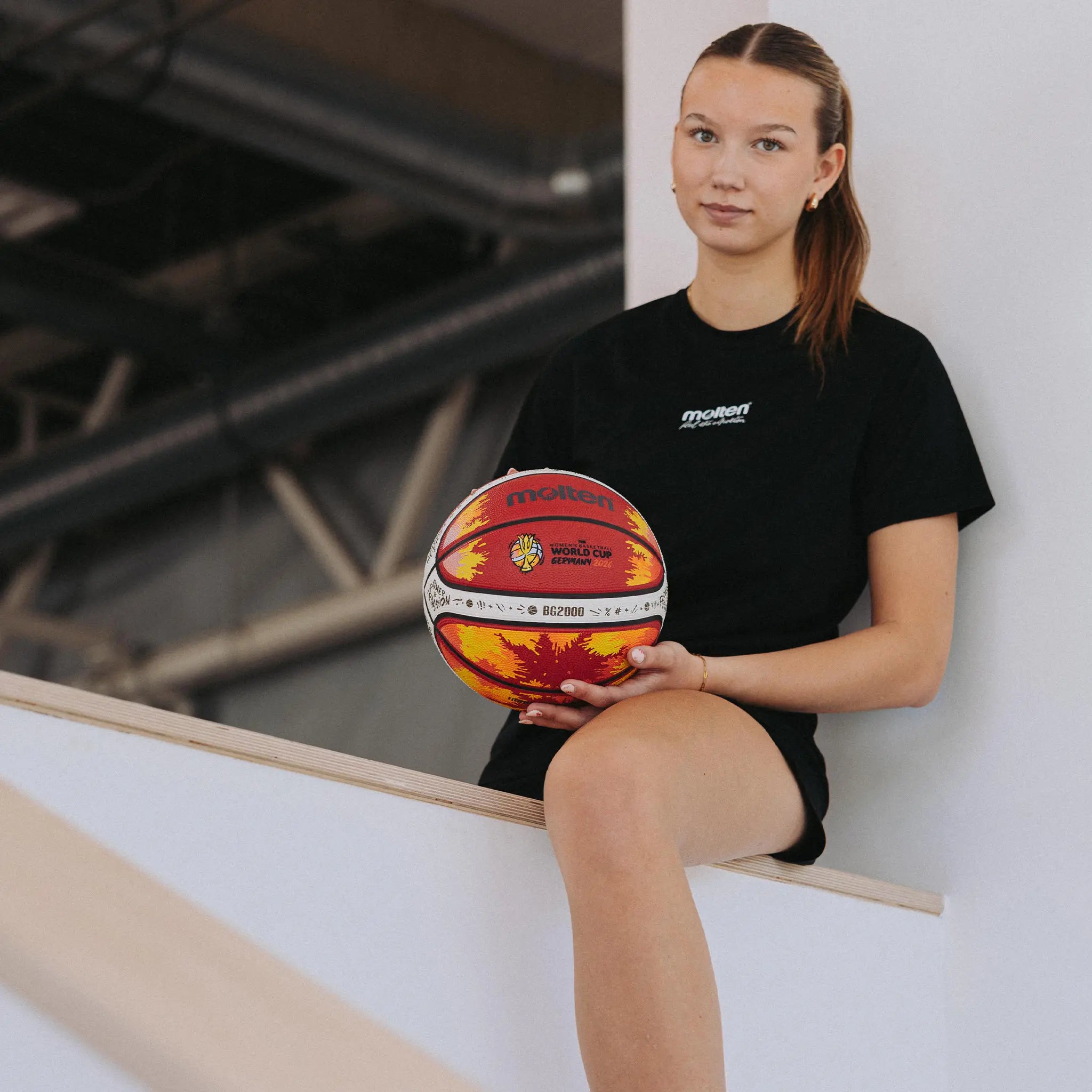 molten-basketball-B6G2000-R-W6G_2.webp