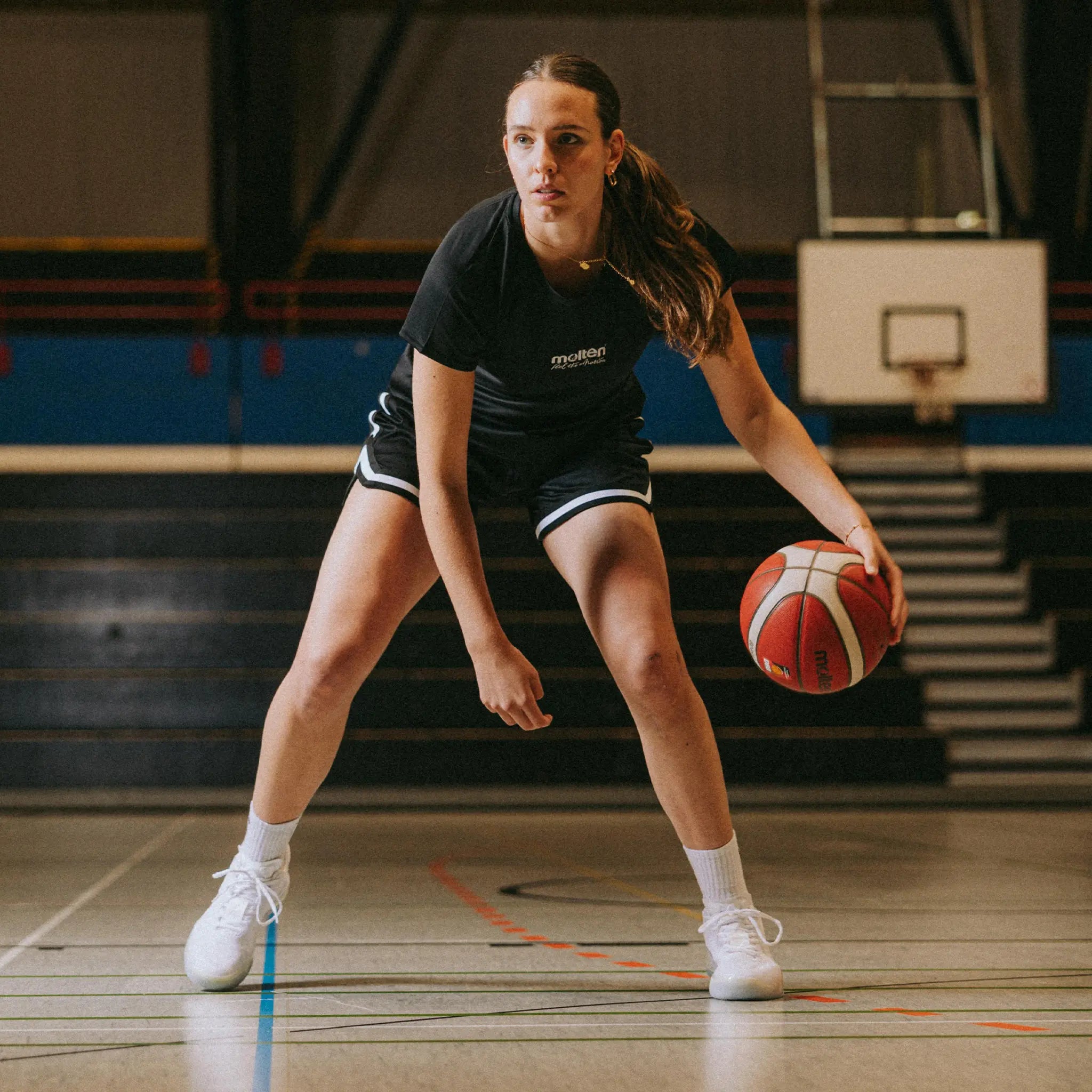 molten-basketball-B6G4050_1.webp